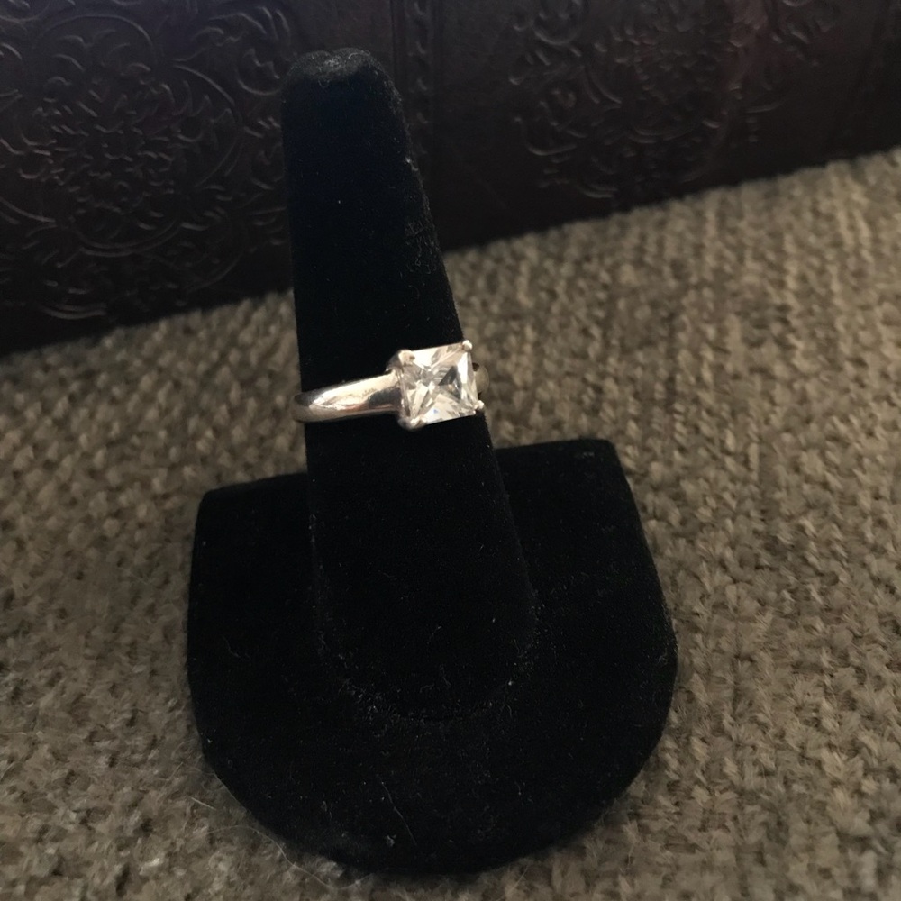 Solitaire ring